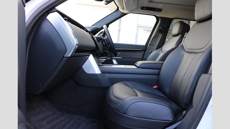 2025 認定中古車 Land Rover Range Rover フジホワイト D350 AWD MHEV（AT） スタンダードホイールベース HSE