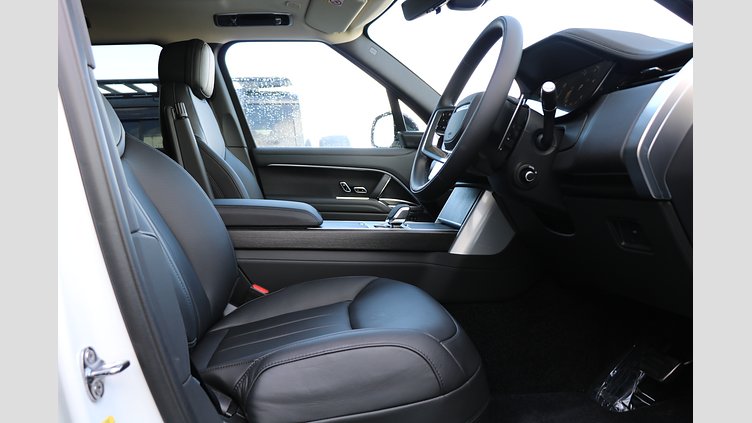 2025 認定中古車 Land Rover Range Rover フジホワイト D350 AWD MHEV（AT） スタンダードホイールベース HSE