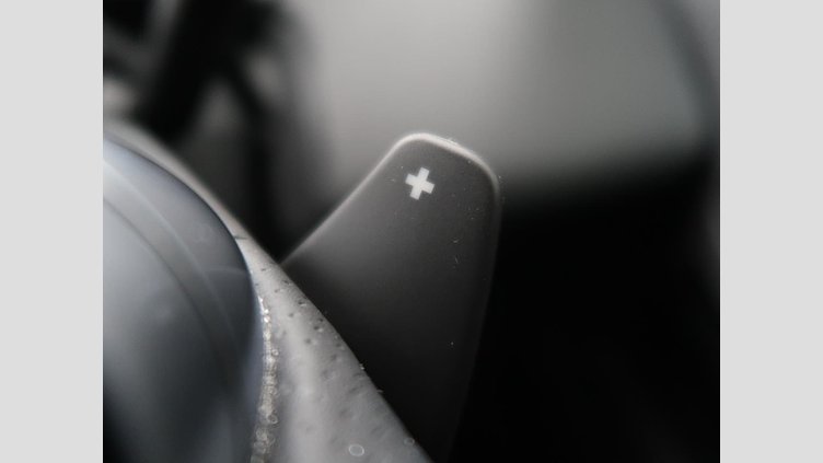 2020 認定中古車 Land Rover Range Rover Evoque ユーロンホワイト D180 R-DYNAMIC S