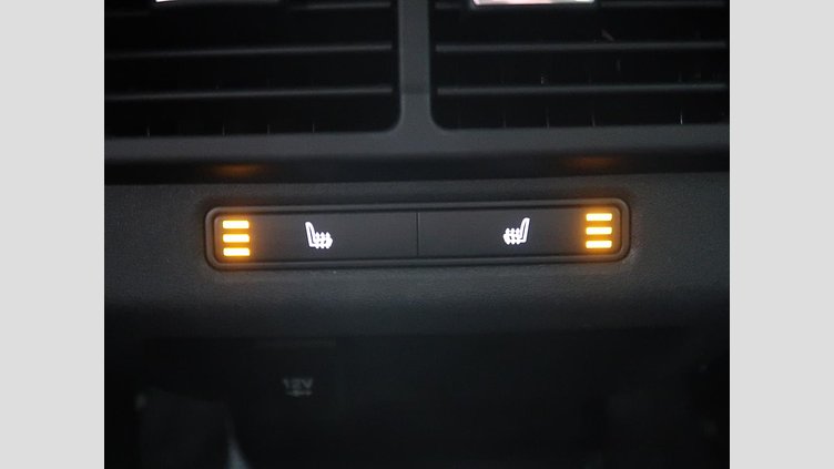 2020 認定中古車 Land Rover Range Rover Evoque ユーロンホワイト D180 R-DYNAMIC S