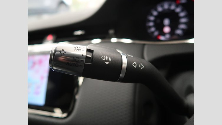 2020 認定中古車 Land Rover Range Rover Evoque ユーロンホワイト D180 R-DYNAMIC S