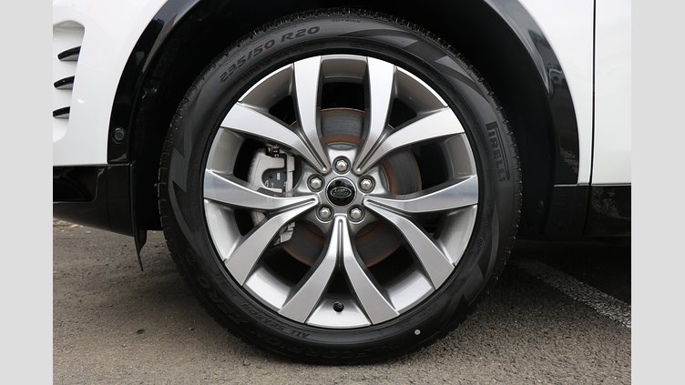 2024 認定中古車 Land Rover Discovery Sport フジホワイト プラグインハイブリッド（ガソリン） 標準ホイール Dynamic HSE