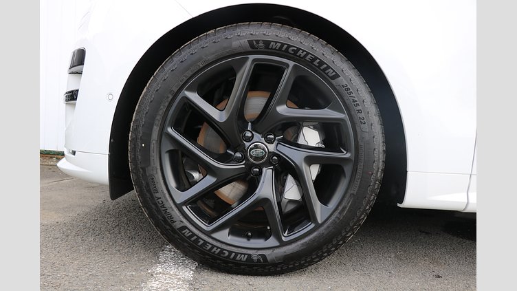 2024 認定中古車 Land Rover Range Rover Sport フジホワイト P550eプラグインハイブリッド（ガソリン） スタンダードホイールベース Dynamic SE