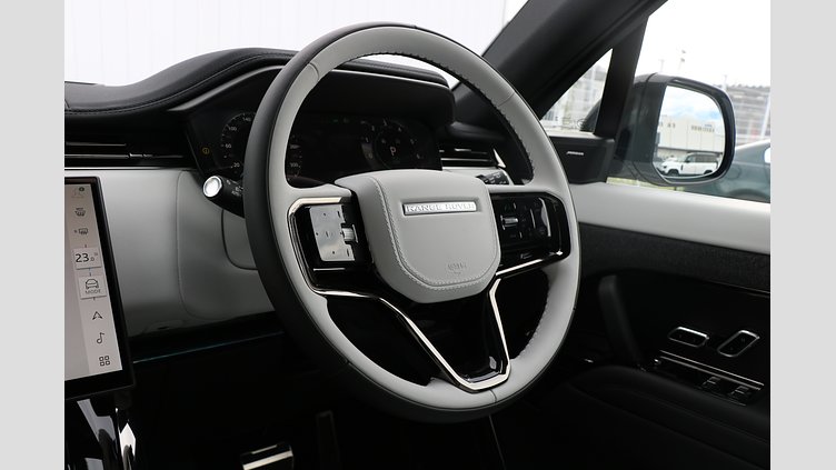 2024 認定中古車 Land Rover Range Rover Sport フジホワイト P550eプラグインハイブリッド（ガソリン） スタンダードホイールベース Dynamic SE