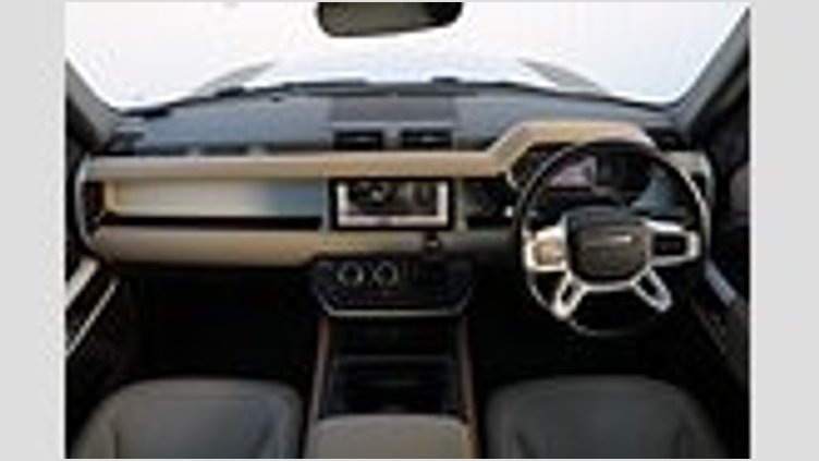 2022 認定中古車 Land Rover Defender 110 ハクバシルバー P300 AWD（AT） SE