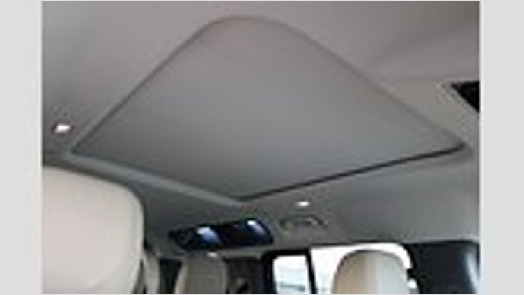 2022 認定中古車 Land Rover Defender 110 ハクバシルバー P300 AWD（AT） SE