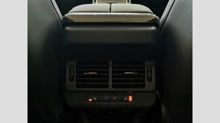 2024 認定中古車 Land Rover Range Rover Evoque オストゥーニパールホワイト D200マイルドハイブリッド（ディーゼル） スタンダードホイールベース DYNAMIC SE