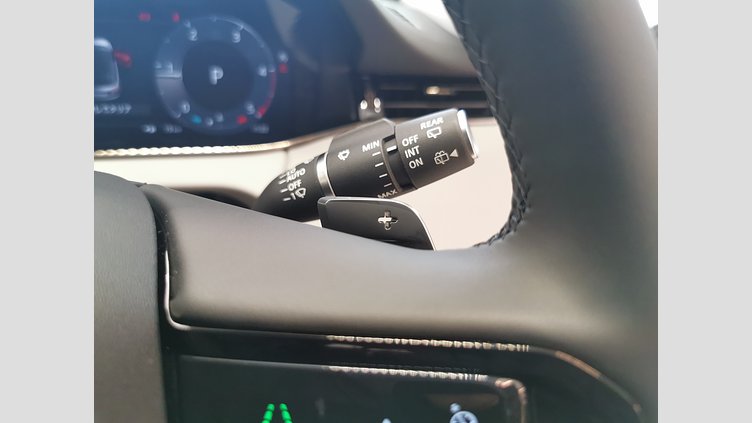 2024 認定中古車 Land Rover Range Rover Evoque オストゥーニパールホワイト D200マイルドハイブリッド（ディーゼル） スタンダードホイールベース DYNAMIC SE