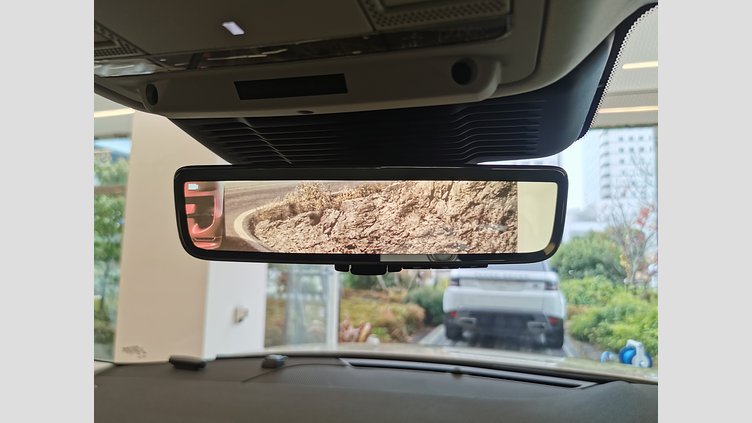 2024 認定中古車 Land Rover Range Rover Evoque オストゥーニパールホワイト D200マイルドハイブリッド（ディーゼル） スタンダードホイールベース DYNAMIC SE