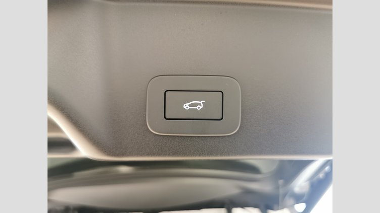 2024 認定中古車 Land Rover Range Rover Evoque オストゥーニパールホワイト D200マイルドハイブリッド（ディーゼル） スタンダードホイールベース DYNAMIC SE