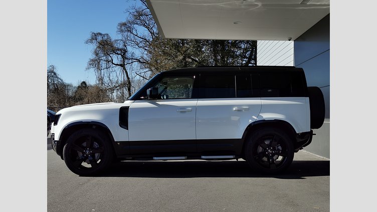 2023 認定中古車 Land Rover Defender 110 フジホワイト D300 AWD（AT） X-DYNAMIC HSE