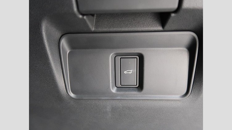 2024 認定中古車 Land Rover Discovery Sport フジホワイト D200マイルドハイブリッド（ディーゼル） 標準ホイール Dynamic SE