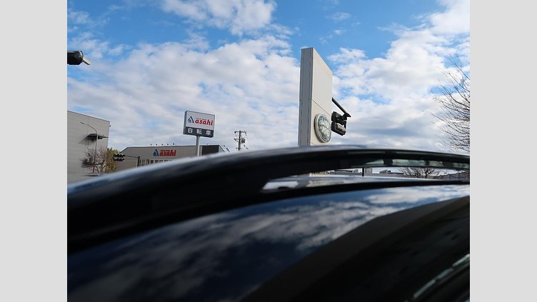 2024 認定中古車 Land Rover Discovery Sport フジホワイト D200マイルドハイブリッド（ディーゼル） 標準ホイール Dynamic SE