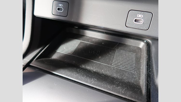 2024 認定中古車 Land Rover Discovery Sport フジホワイト D200マイルドハイブリッド（ディーゼル） 標準ホイール Dynamic SE