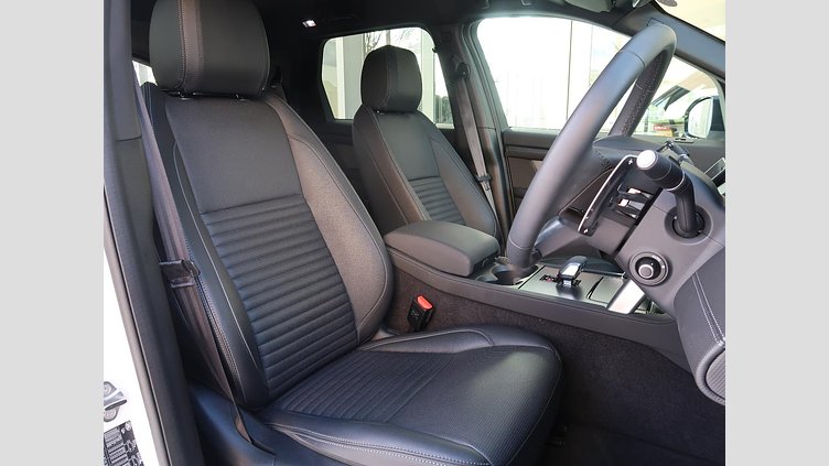 2024 認定中古車 Land Rover Discovery Sport フジホワイト D200マイルドハイブリッド（ディーゼル） 標準ホイール Dynamic SE