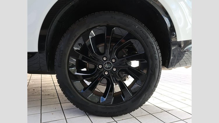 2024 認定中古車 Land Rover Discovery Sport フジホワイト D200マイルドハイブリッド（ディーゼル） 標準ホイール Dynamic SE