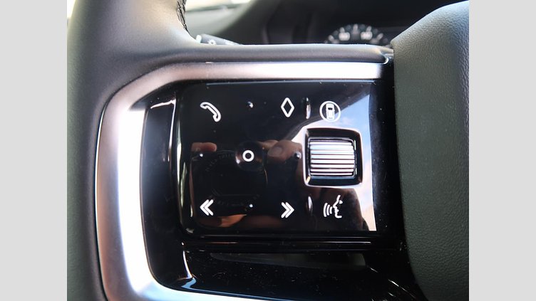 2024 認定中古車 Land Rover Discovery Sport フジホワイト D200マイルドハイブリッド（ディーゼル） 標準ホイール Dynamic SE