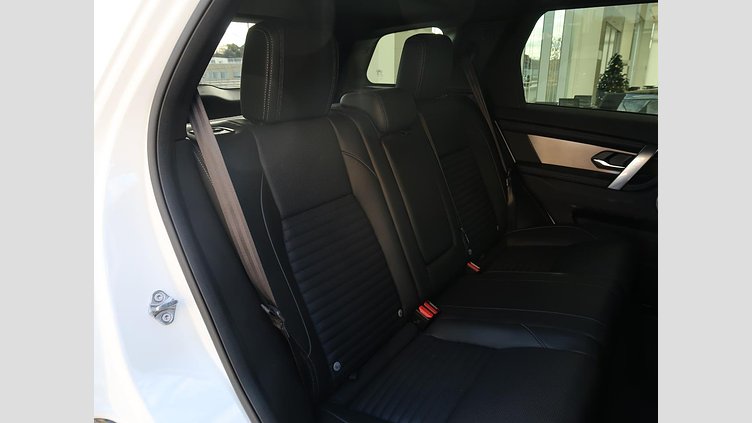 2024 認定中古車 Land Rover Discovery Sport フジホワイト D200マイルドハイブリッド（ディーゼル） 標準ホイール Dynamic SE