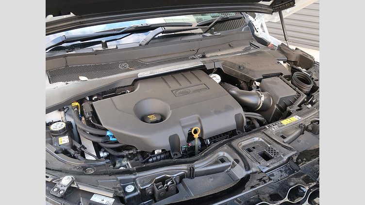 2024 認定中古車 Land Rover Discovery Sport フジホワイト D200マイルドハイブリッド（ディーゼル） 標準ホイール Dynamic SE