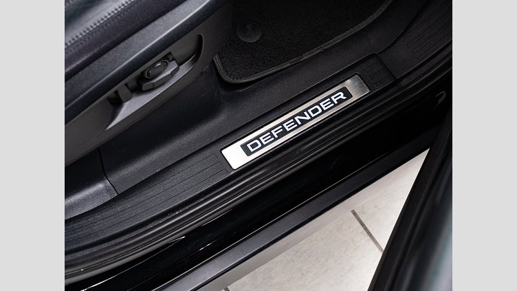 2022 認定中古車 Land Rover Defender 110 サントリーニブラック D300 AWD（AT） X