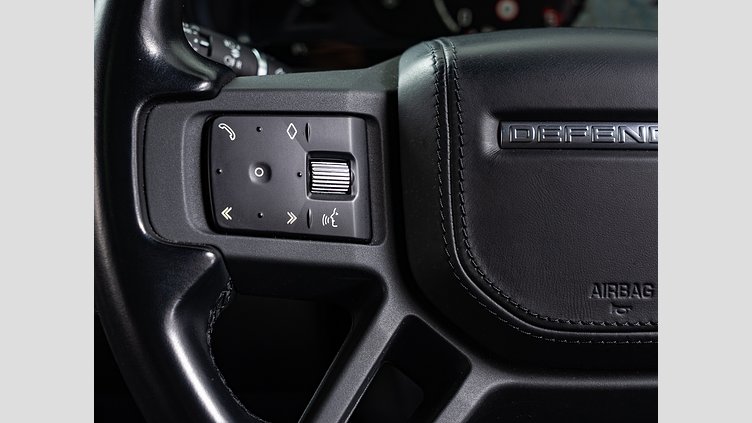 2022 認定中古車 Land Rover Defender 110 サントリーニブラック D300 AWD（AT） X