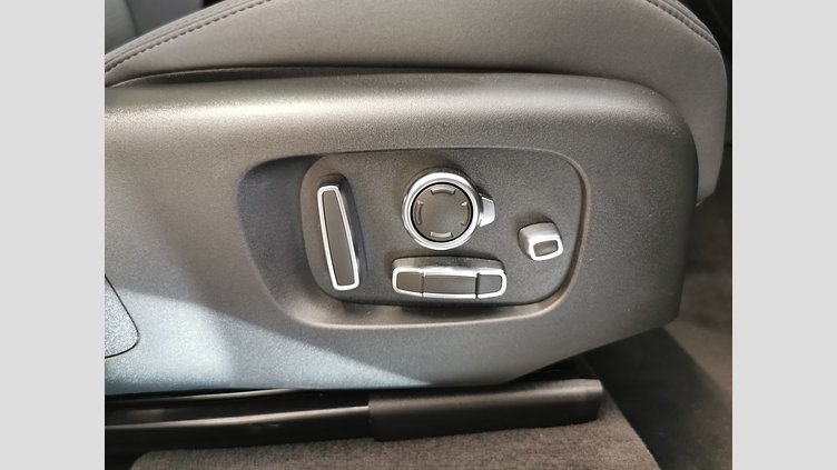 2023 認定中古車 Land Rover Range Rover Velar ヴァレジネブルー P400eプラグインハイブリッド（ガソリン） Standard Wheelbase Dynamic HSE