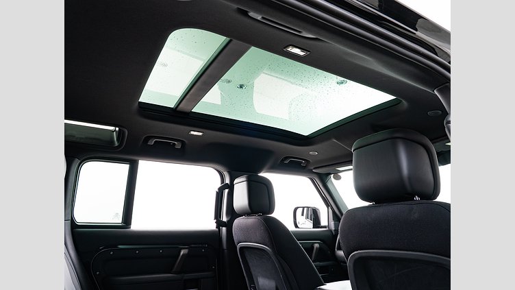 2022 認定中古車 Land Rover Defender 110 サントリーニブラック D300 AWD（AT） X