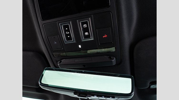 2022 認定中古車 Land Rover Defender 110 サントリーニブラック D300 AWD（AT） X