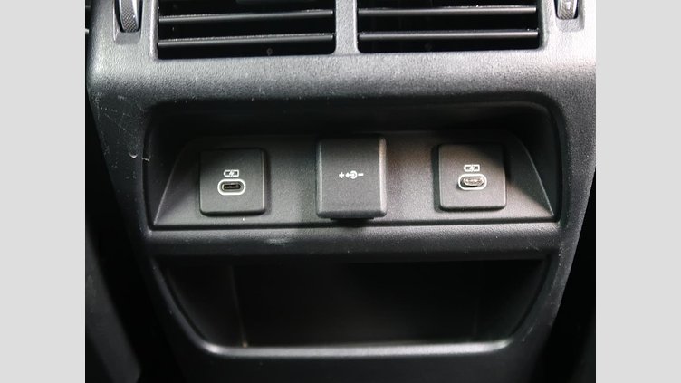 2021 認定中古車 Land Rover Discovery Sport フジホワイト D200 AWD（オートマチック）MHEV 標準ホイールベース R-DYNAMIC S