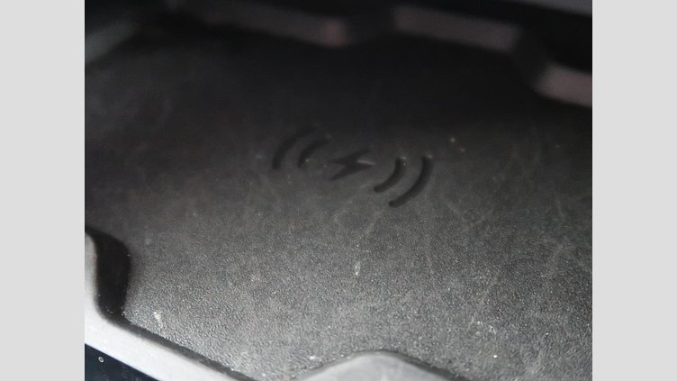 2021 認定中古車 Land Rover Discovery Sport フジホワイト D200 AWD（オートマチック）MHEV 標準ホイールベース R-DYNAMIC S