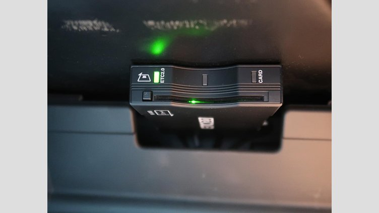 2021 認定中古車 Land Rover Discovery Sport フジホワイト D200 AWD（オートマチック）MHEV 標準ホイールベース R-DYNAMIC S