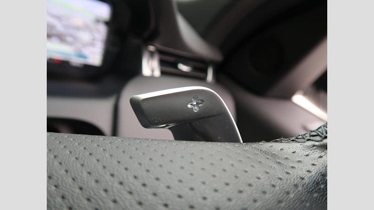 2021 認定中古車 Land Rover Discovery Sport フジホワイト D200 AWD（オートマチック）MHEV 標準ホイールベース R-DYNAMIC S