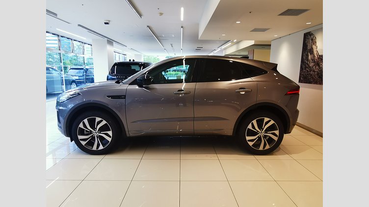 2024 認定中古車 Jaguar E-Pace アイガーグレイ D200マイルドハイブリッド（ディーゼル） R-DYNAMIC SE