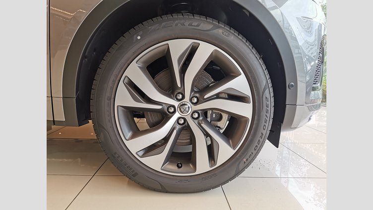 2024 認定中古車 Jaguar E-Pace アイガーグレイ D200マイルドハイブリッド（ディーゼル） R-DYNAMIC SE