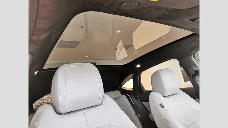 2024 認定中古車 Jaguar E-Pace カルパチアングレイ D200マイルドハイブリッド（ディーゼル） R-DYNAMIC HSE