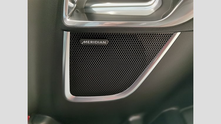 2024 認定中古車 Jaguar E-Pace フィレンツェレッド D200マイルドハイブリッド（ディーゼル） R-DYNAMIC SE