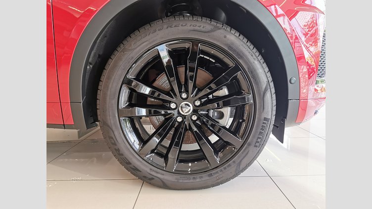 2024 認定中古車 Jaguar E-Pace フィレンツェレッド D200マイルドハイブリッド（ディーゼル） R-DYNAMIC SE