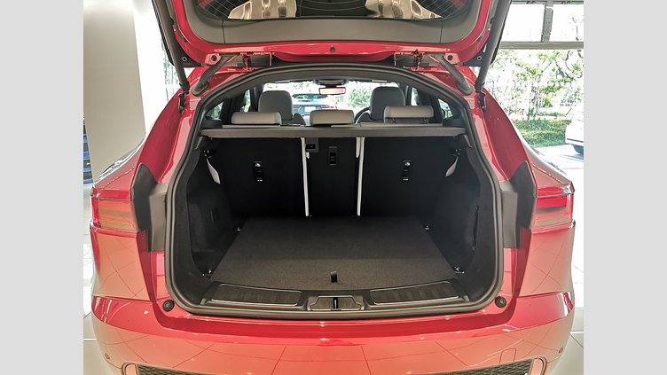 2024 認定中古車 Jaguar E-Pace フィレンツェレッド D200マイルドハイブリッド（ディーゼル） R-DYNAMIC SE