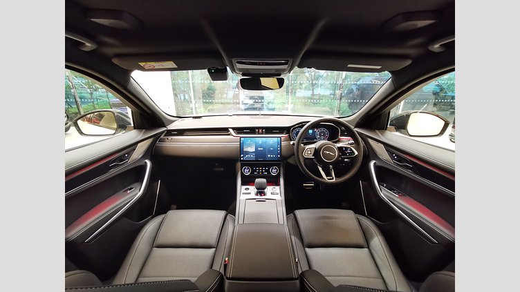 2024 認定中古車 Jaguar F-Pace オストゥーニパールホワイト P400e ガソリン プラグインハイブリッド R-DYNAMIC SE