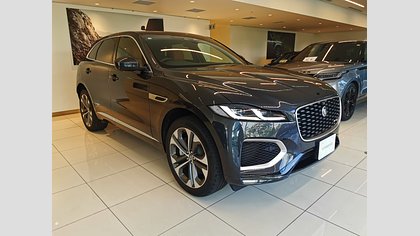 F-Pace 11