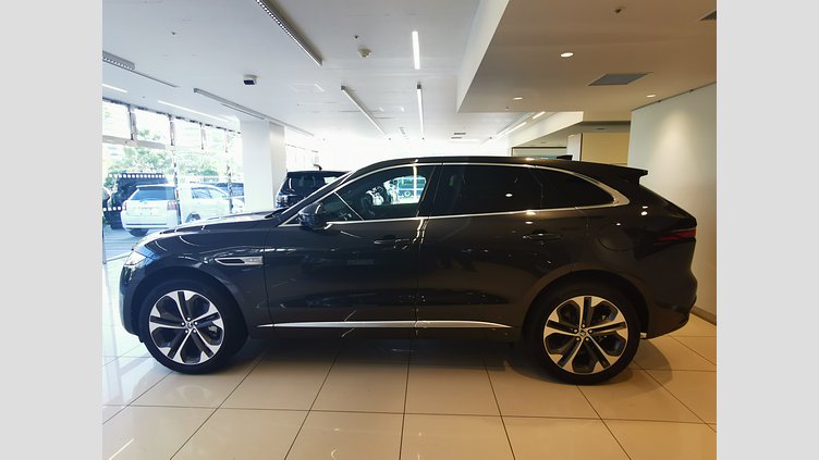 2024 認定中古車 Jaguar F-Pace カルパチアングレイ P400e ガソリン プラグインハイブリッド R-DYNAMIC SE
