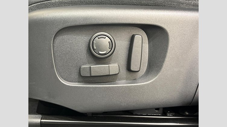 2019 認定中古車 Land Rover Range Rover Evoque シリコンシルバー P300 R-DYNAMIC SE