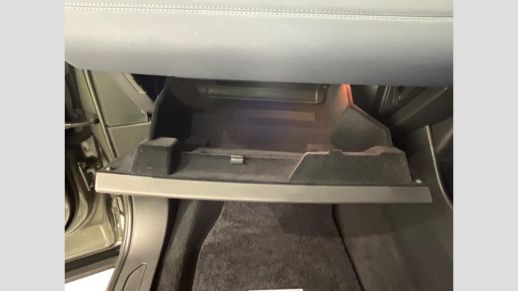 2019 認定中古車 Land Rover Range Rover Evoque シリコンシルバー P300 R-DYNAMIC SE