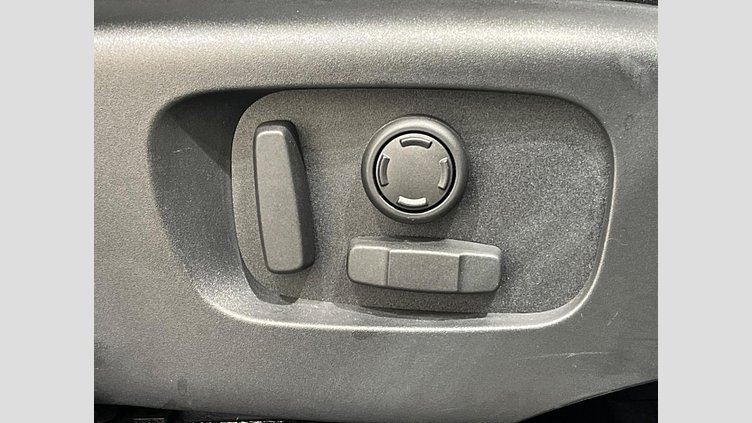 2019 認定中古車 Land Rover Range Rover Evoque シリコンシルバー P300 R-DYNAMIC SE