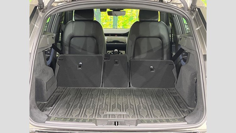 2019 認定中古車 Land Rover Range Rover Evoque シリコンシルバー P300 R-DYNAMIC SE