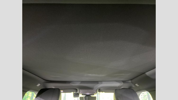 2019 認定中古車 Land Rover Range Rover Evoque シリコンシルバー P300 R-DYNAMIC SE