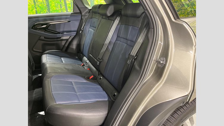 2019 認定中古車 Land Rover Range Rover Evoque シリコンシルバー P300 R-DYNAMIC SE