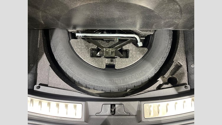 2019 認定中古車 Land Rover Range Rover Evoque シリコンシルバー P300 R-DYNAMIC SE