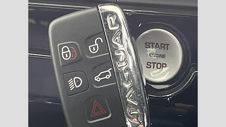 2018 認定中古車 Jaguar F-Pace Silicon Silver PT204 プレステージ