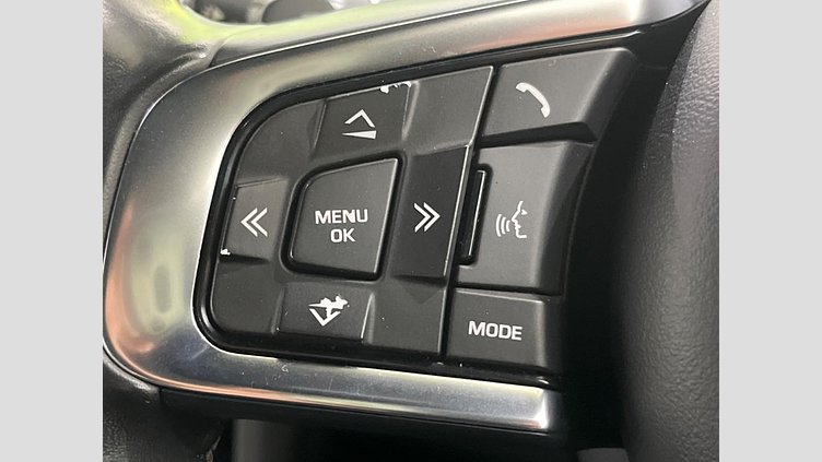 2018 認定中古車 Jaguar F-Pace Silicon Silver PT204 プレステージ